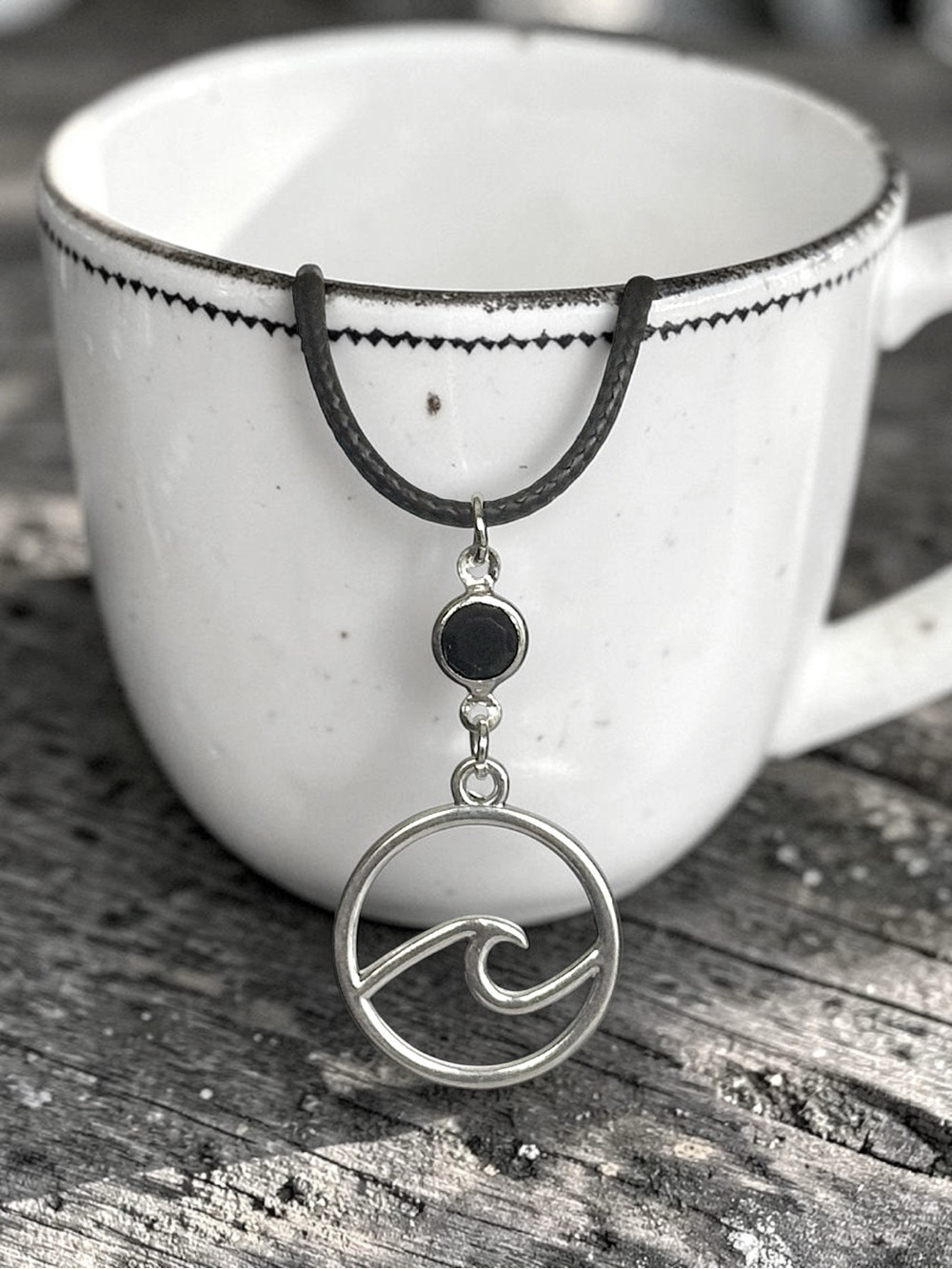 5 For $25💫Silver Ocean Wave Pendant Necklace With a Black Acrylic Gem Accent